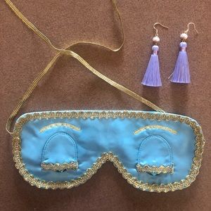 Holly Golightly costume- mask and earrings